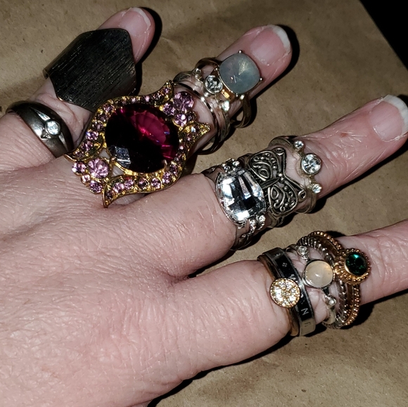 Jewelry - 💚  lot of rings size 7 - 10